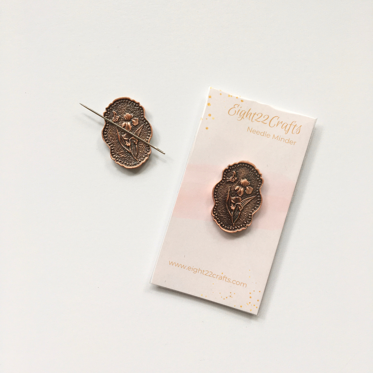 Elegant Rose Gold Iris Magnetic Needle Minder